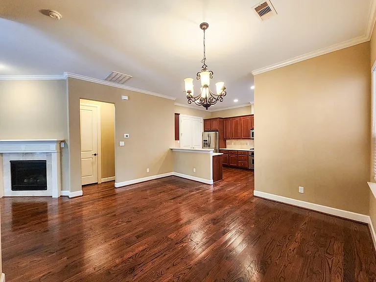 219 W 27th St #K — Photo 14