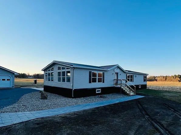 571 Gilbert Rd, Mooers, NY 12958