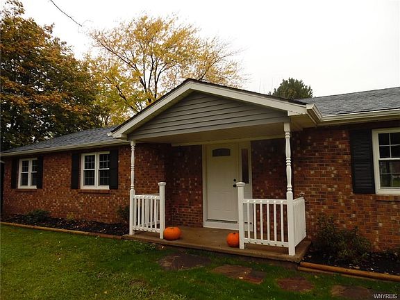 3rd image of 376 Wingate Pl