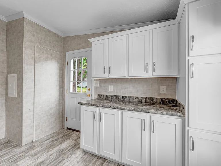 6037 Route 5 — Photo 12