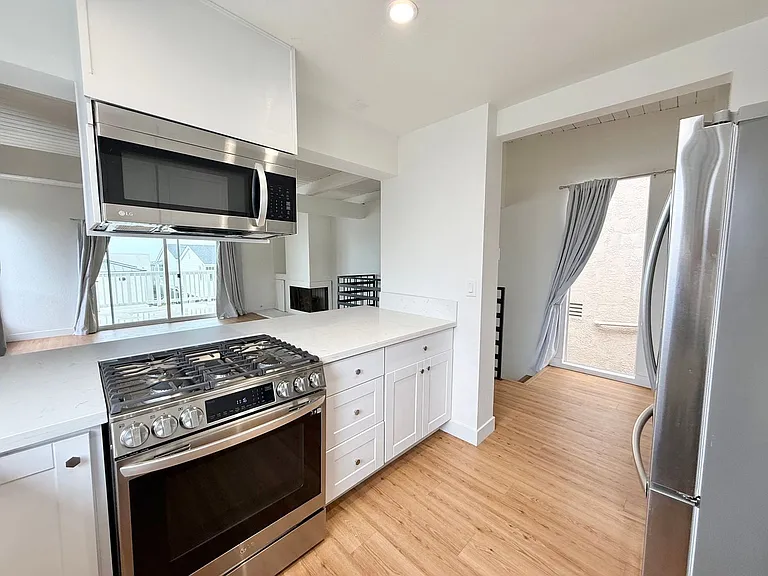 851 Acapulco St — Photo 18