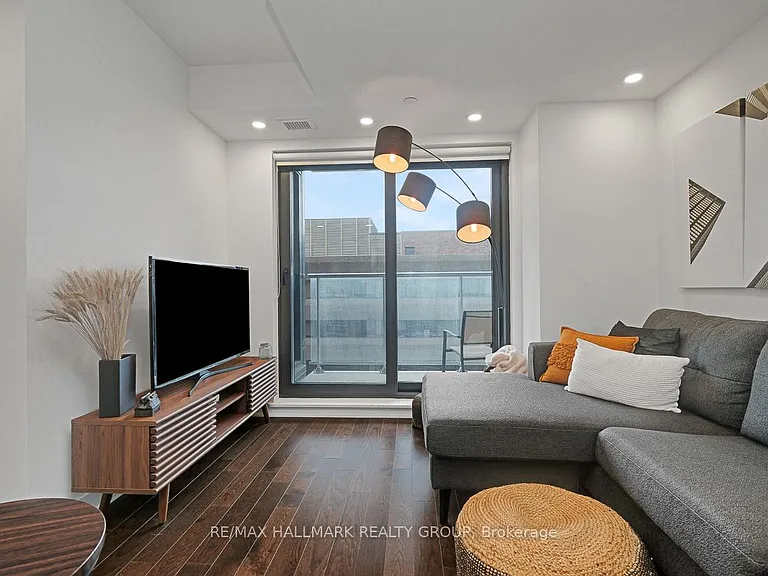 340 Queen St #1302 — Photo 10