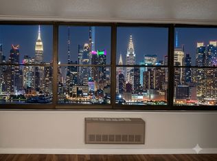 7000 Boulevard E, West New York, NJ 07093