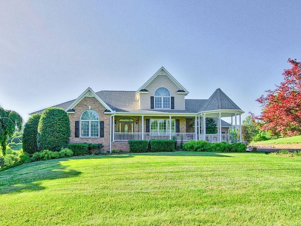 1st image of 715 Lee Ln