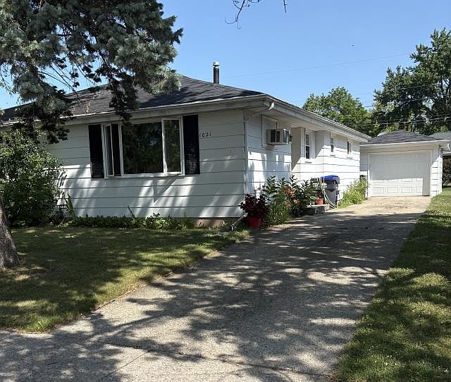 1st image of 1021 Evans St