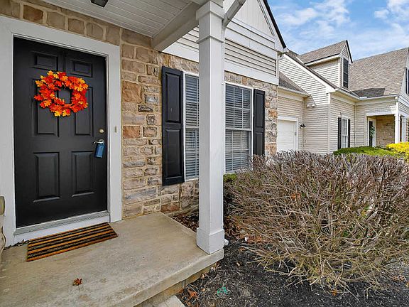 3rd image of 595 Foxdale Pl