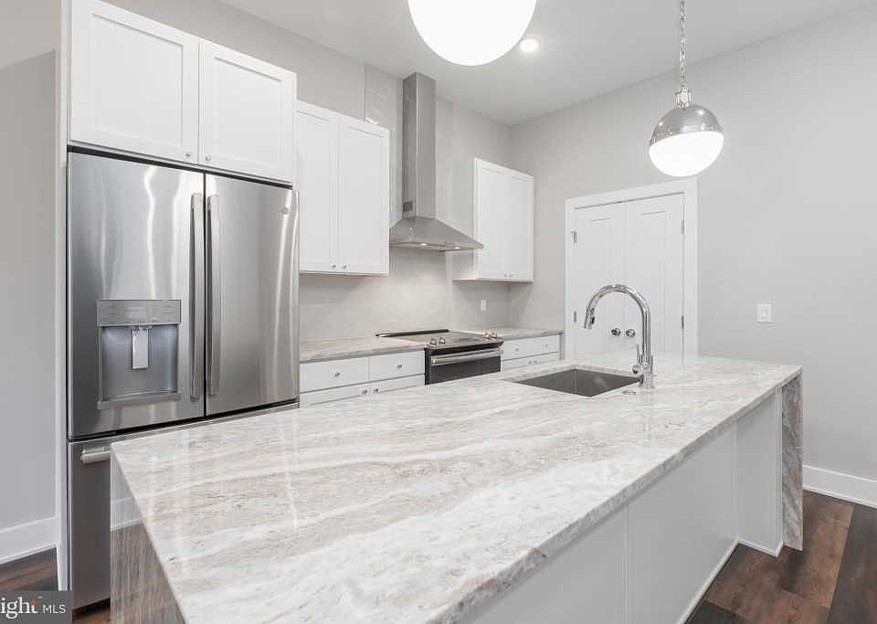 1st image of 711 N 16th St #1