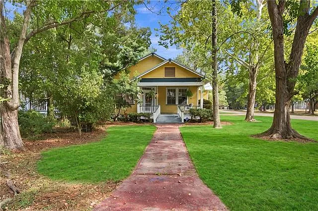 3 bed, 2.0 bath, 1500 sqft, $2,700 — Photo 2
