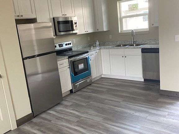2nd image of 190 Jewel Basin Ct #A-1