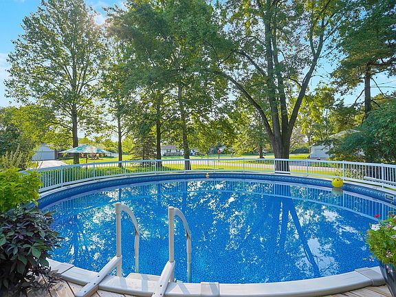 3rd image of 6475 Cedar Brook Dr
