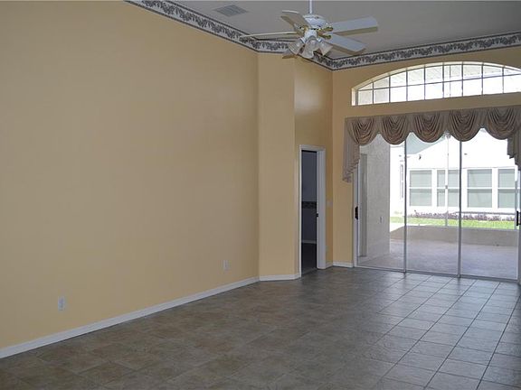 4th image of 208 Fleming Ln