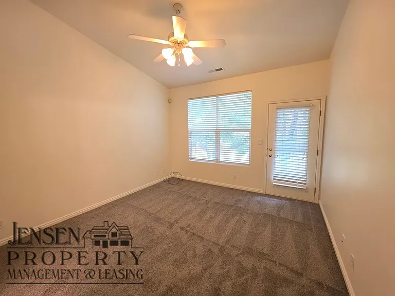 153 N Turnbury Ln — Photo 36