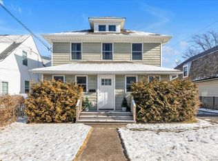 121 S Clinton Ave, Bay Shore, NY 11706