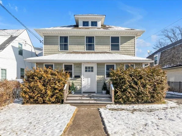 121 S Clinton Avenue, Bay Shore, NY 11706