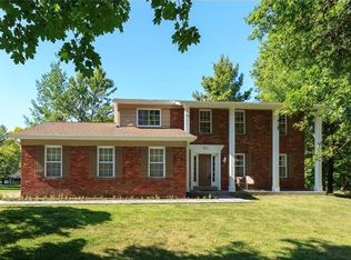 1577 Dexter Woods Dr, Chesterfield, MO