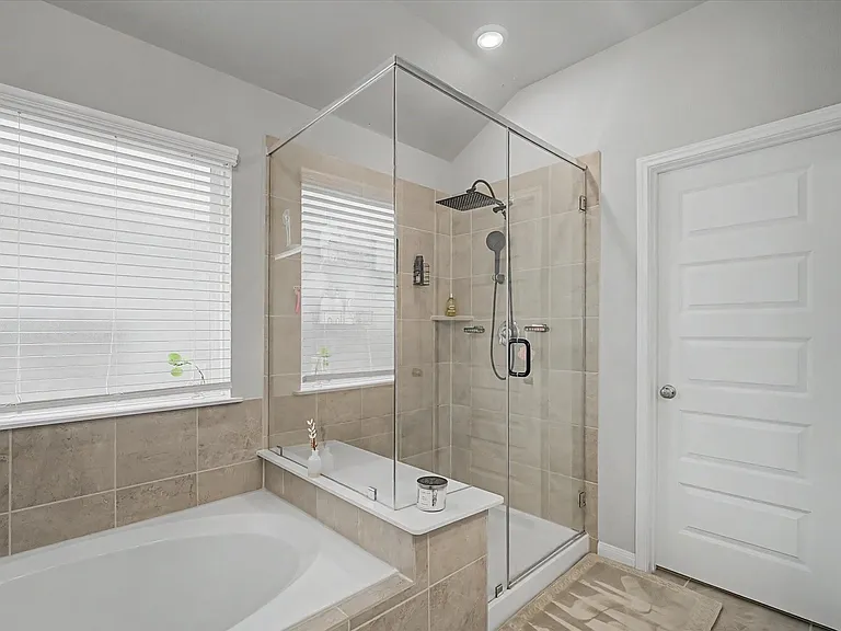 10842 Cliffs View Dr — Photo 24