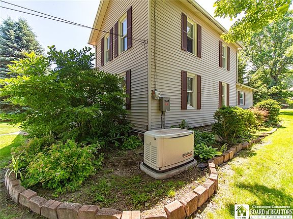 3rd image of 37 N Washington St