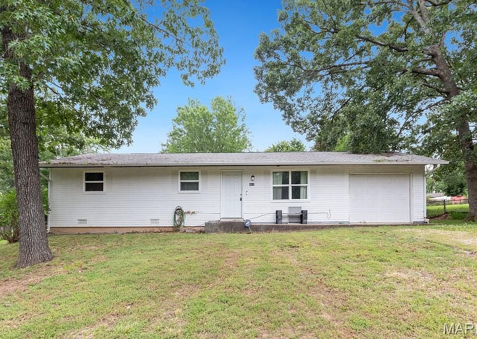 1st image of 4816 Woodland Dr