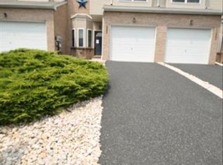 1230 Old Gate Rd, Northampton, PA 18067