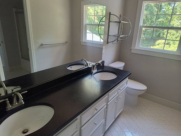 5th image of 109 Sweetwater Ct