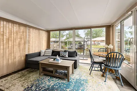 2 bed, 820 sqft, $1,600 — Photo 2