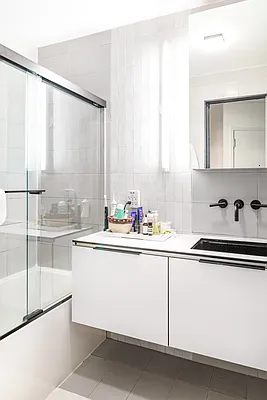 Rented by Charney Real Estate LLC | media 20