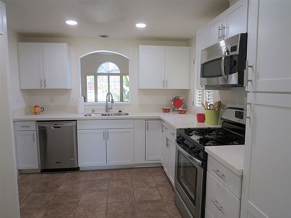 4th image of 394 Paseo Marguerita