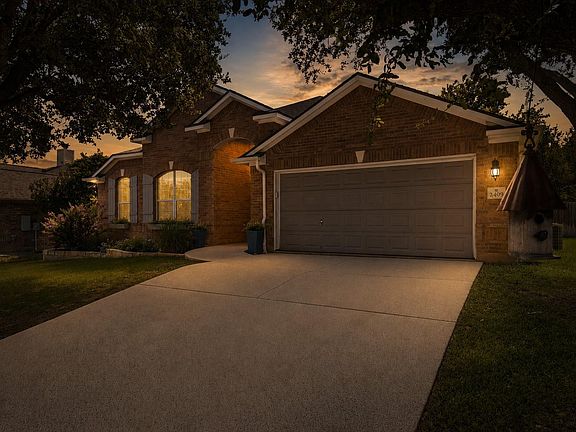 3rd image of 2409 Tumbling River Dr