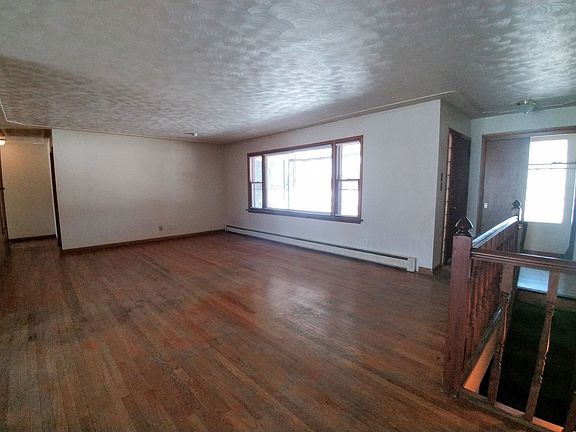 5th image of 1020 Emery St