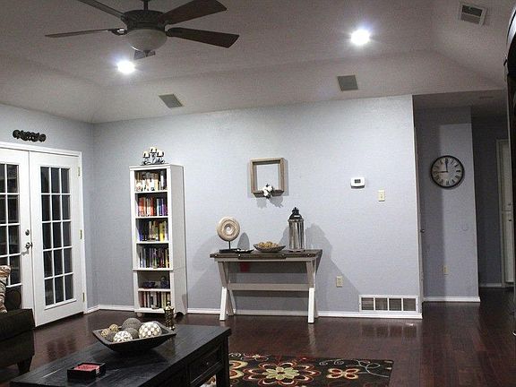 5th image of 9805 Lynnhaven Ave
