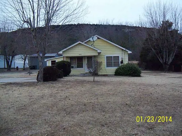 2713 W Walnut St, Paris, AR 72855