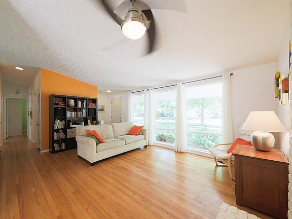 5th image of 2640 Towner Blvd
