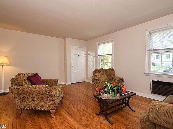 3rd image of 251A Elmwood Ave Unit 1