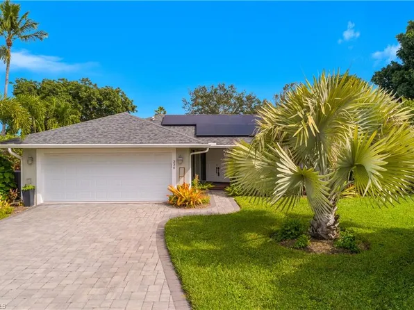 330 Country Club DR, NAPLES, FL 34110
