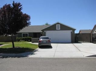 17911 Kendall Cir, Adelanto, CA 92301