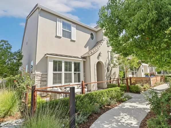 3289 Ronald Reagan Way, Sacramento, CA 95818