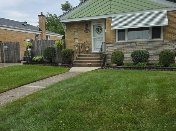 7917 S Tripp Ave, Chicago, IL 60652