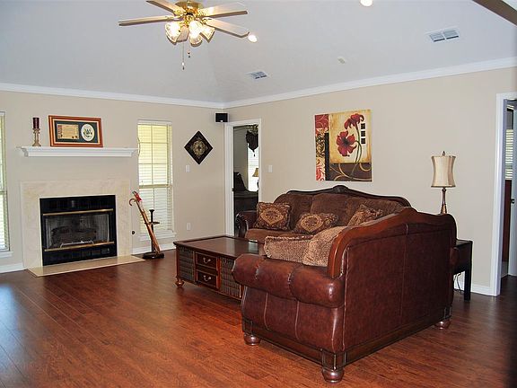 4th image of 103 Jamaica Cir