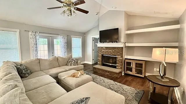 3 bed, 2.0 bath, 1451 sqft, $2,500 — Photo 3