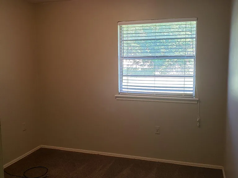 652 Lotus Ave — Photo 7