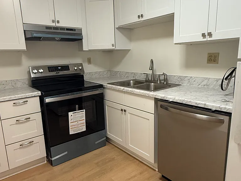 1825 Saint Julian Pl #18E — Photo 6