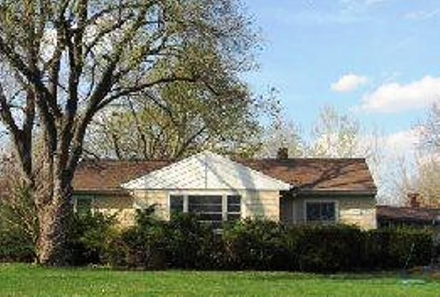 2nd image of 7708 W 91st St