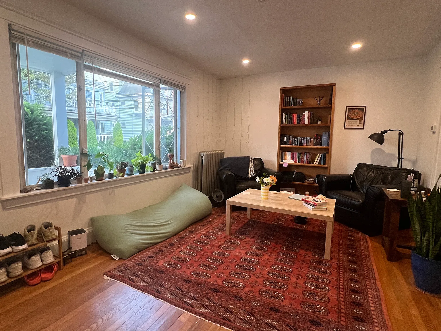4 bed, $5,200 — Photo 2