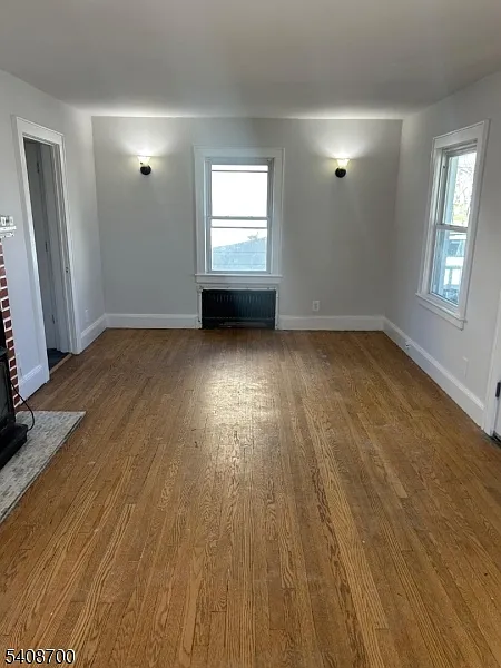 4 bed, 2.0 bath, $3,200 — Photo 2