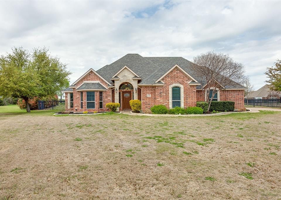 1st image of 670 Brookcrest Ct