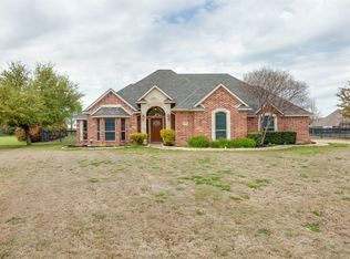 670 Brookcrest Ct, Waxahachie, TX 75165