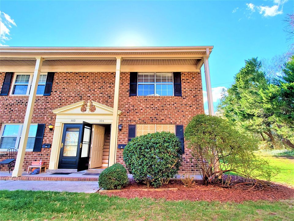 1st image of 1002 Willow Dr APT 104