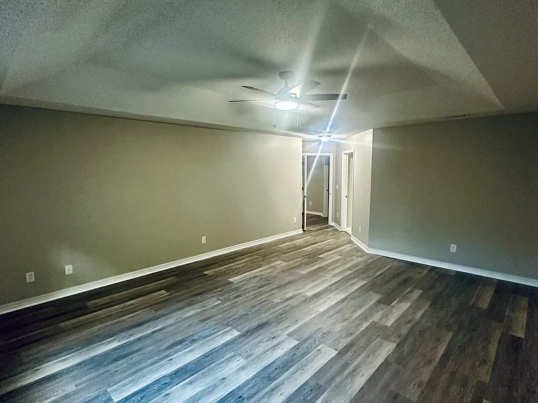 7570 Woodmont St — Photo 13