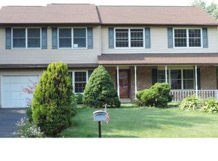 1440 Overlook Rd, Yardley, PA 19067