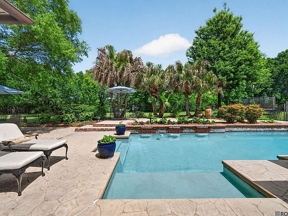 3rd image of 19335 Bellerive Ct